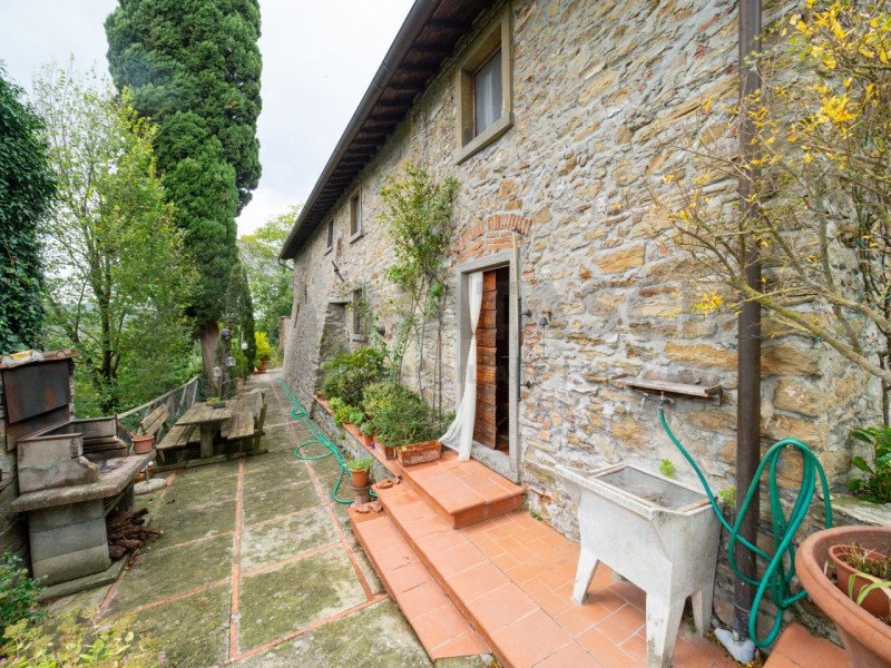 Country house in Dicomano