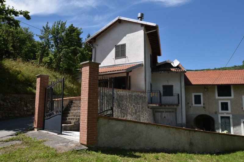 Semi-detached house in Murialdo