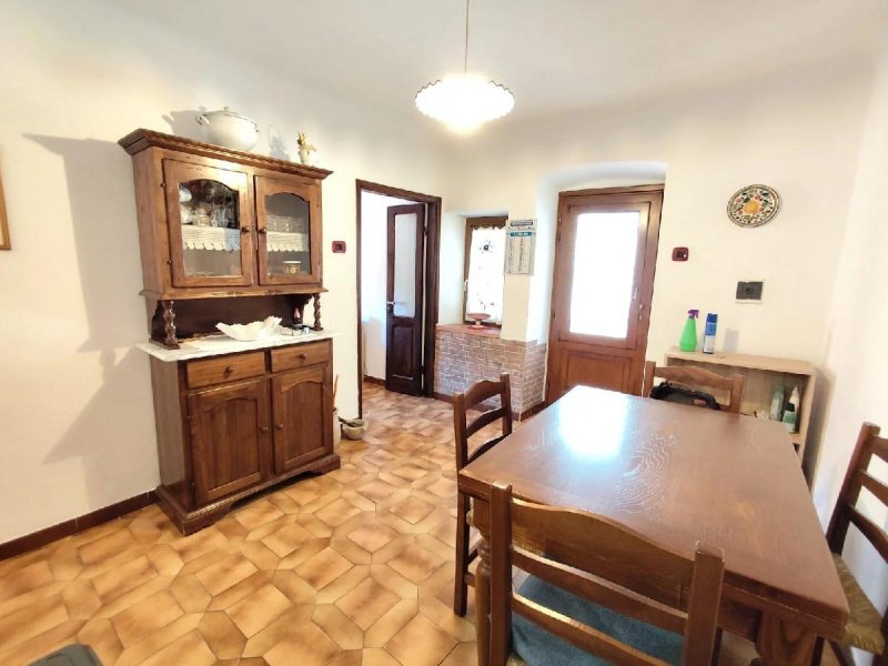 Apartamento em Vezzano Ligure