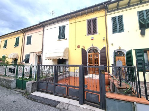 Top-to-bottom house in Pistoia