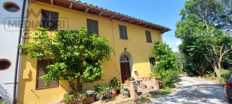 Casa geminada em Montecarlo