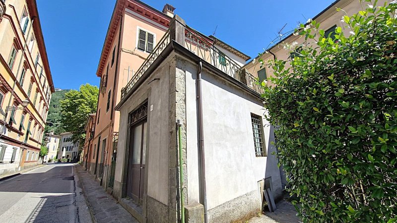 Top-to-bottom house in Bagni di Lucca