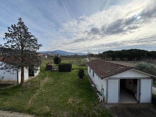 Half-vrijstaande woning in Castiglion Fiorentino