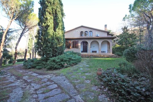 Villa a Ostra Vetere