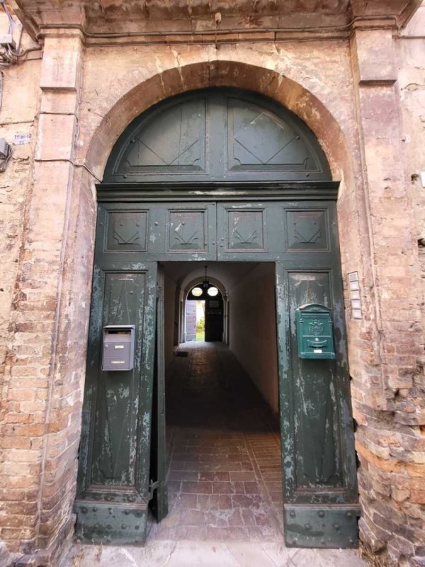 Historiskt hus i Osimo