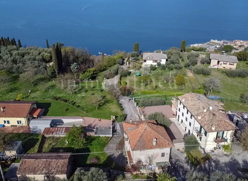 Hus på landet i Torri del Benaco