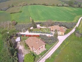 Farm in Bettona