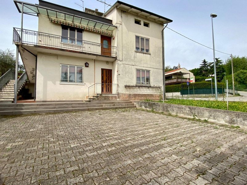 Haus in Creazzo