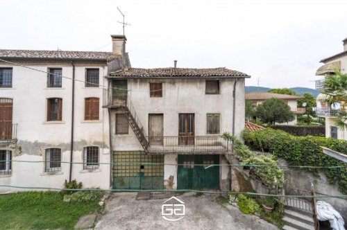 Country house in Castegnero