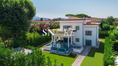 Villa a Forte dei Marmi