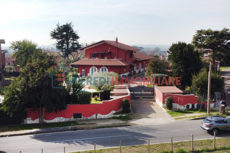 Klein huisje op het platteland in Roma