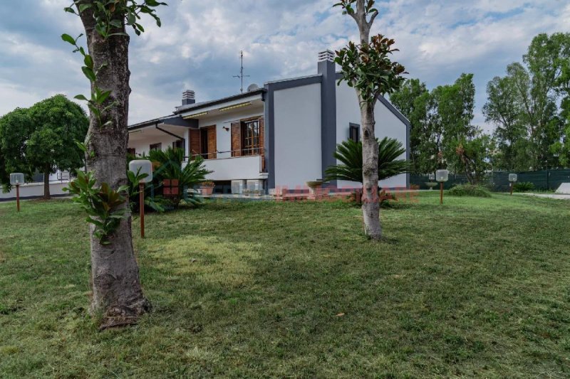 Villa in Latina