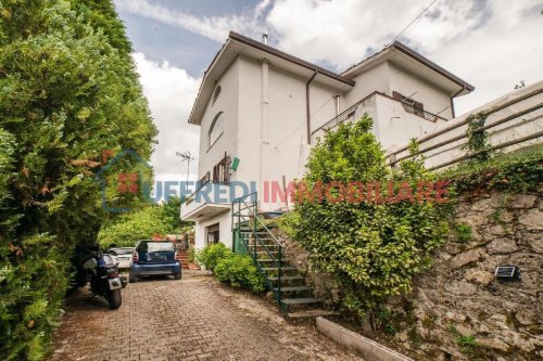 Detached house in Jenne