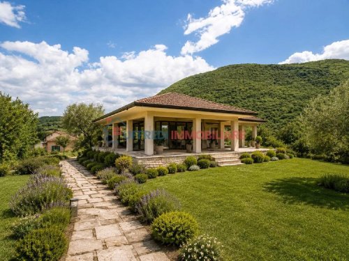Villa in Castro dei Volsci
