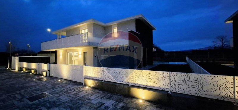 Вилла в Пескьера-дель-Гарда