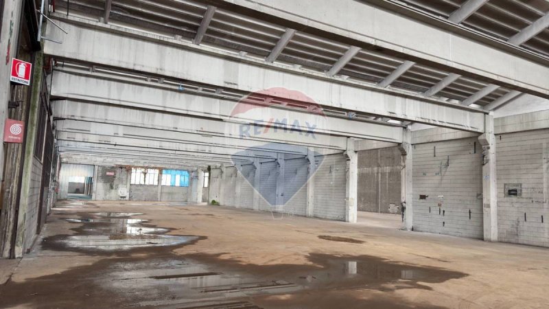 Immobile commerciale a Legnano