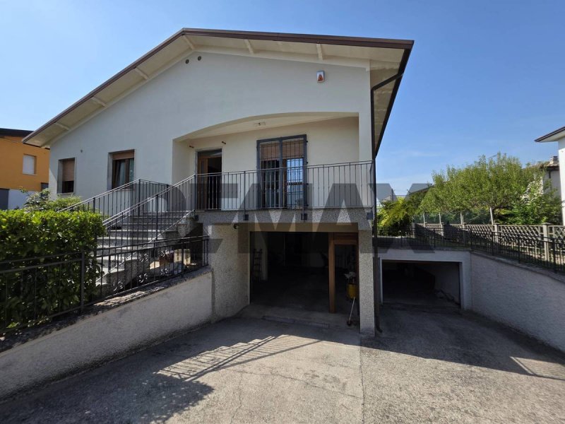 Vrijstaande woning in Castiglione delle Stiviere
