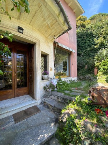 Detached house in Rapallo