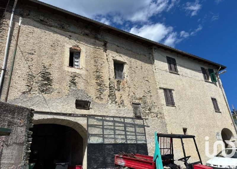 Hus på landet i Magliolo