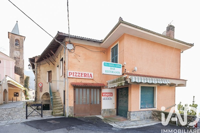 Особняк в Кастельвеккьо-ди-Рокка-Барбена