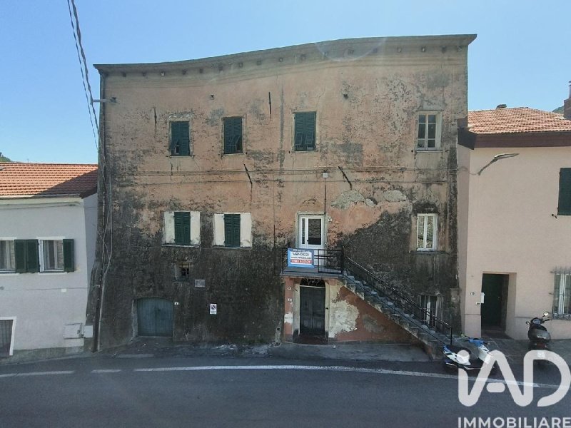 Palácio em Tovo San Giacomo