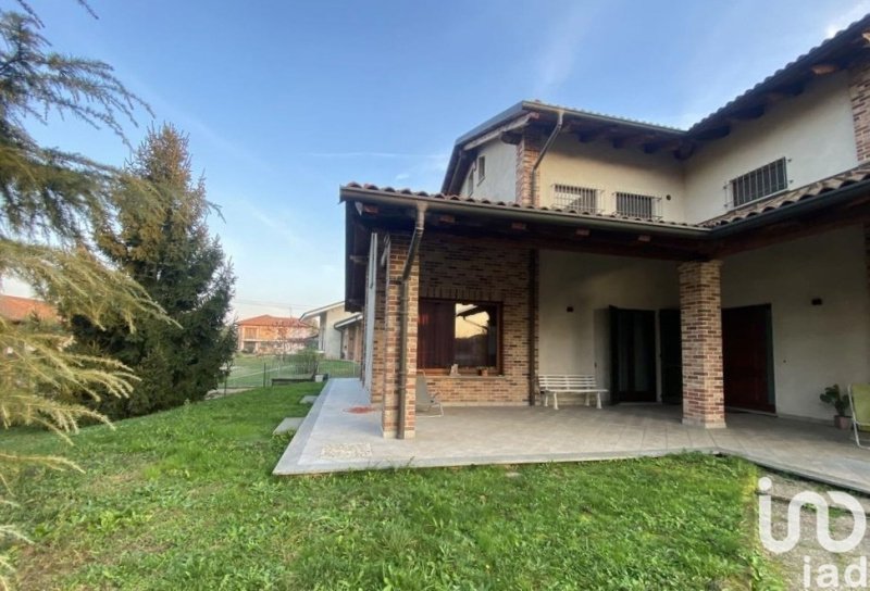 Вилла в Рива-прессо-Кьери