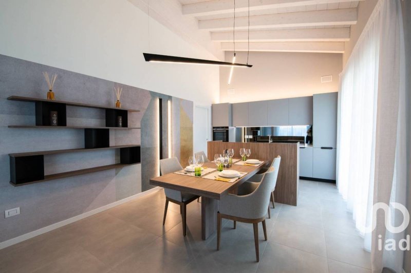 Villa i Lonato del Garda