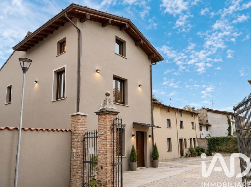Moradia em Lonato del Garda