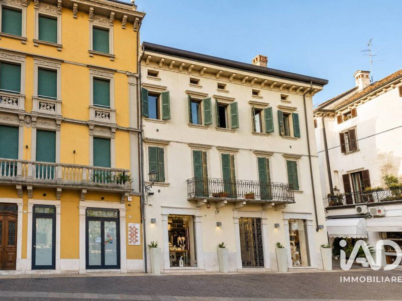 Villa i Peschiera del Garda