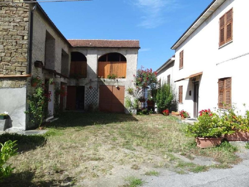 Semi-detached house in Piana Crixia