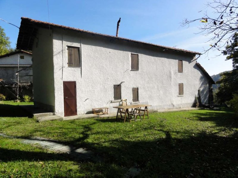 Farmhouse in Dego