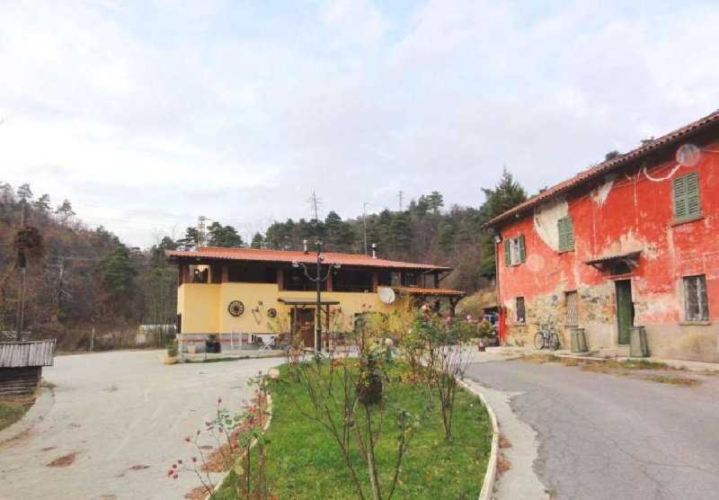 Farmhouse in Cairo Montenotte