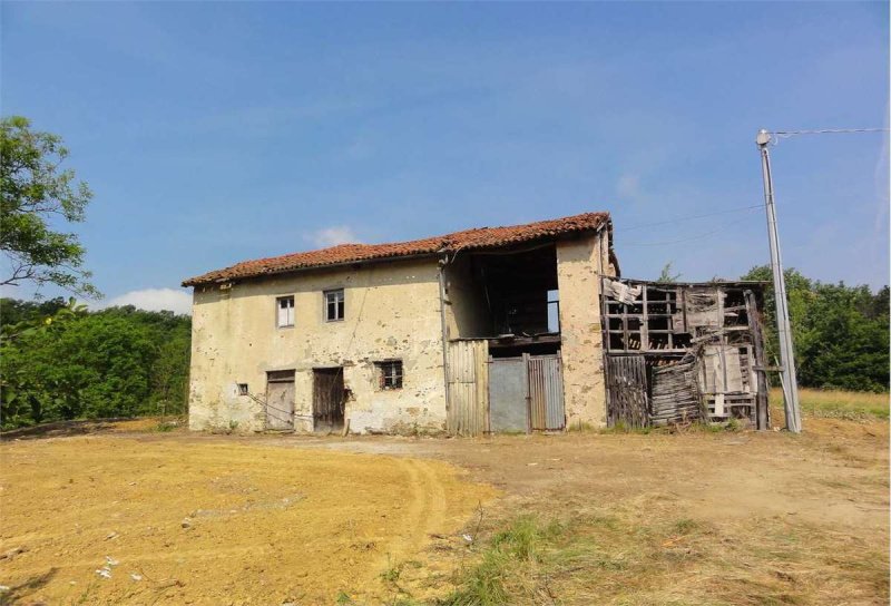 Klein huisje op het platteland in Cairo Montenotte