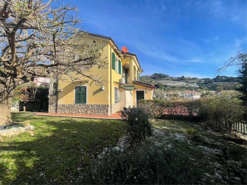 Detached house in Cipressa