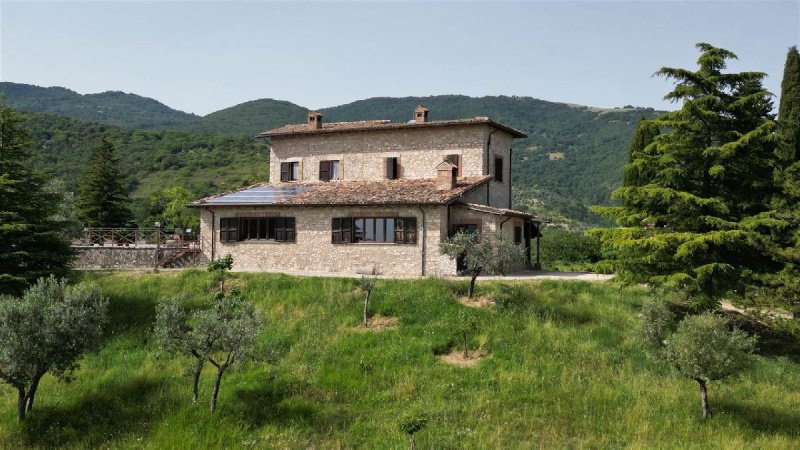 Villa à Salisano