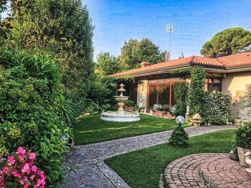 Villa en Padenghe sul Garda