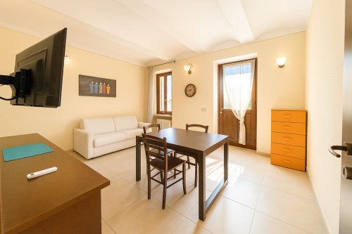 阿斯蒂自由镇排楼