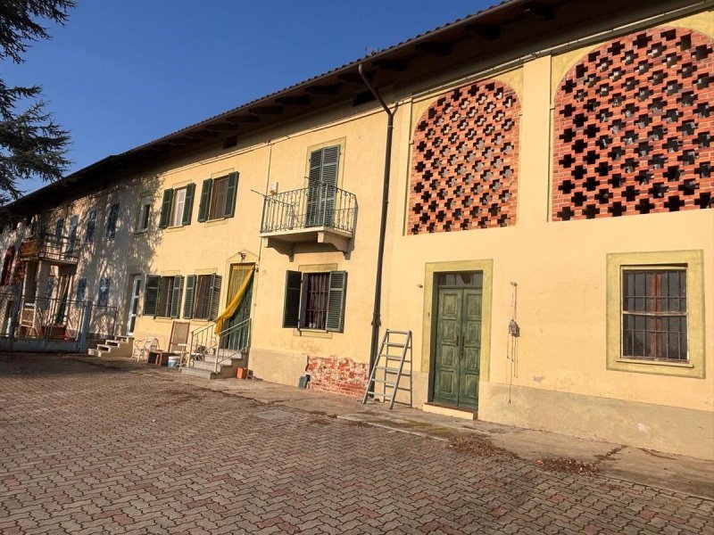Landhaus in Villafranca d'Asti