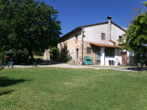 Klein huisje op het platteland in Carmignano