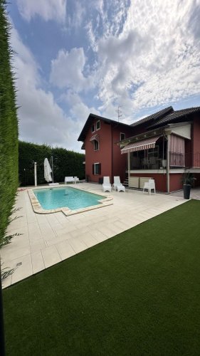 Villa in Castagnito