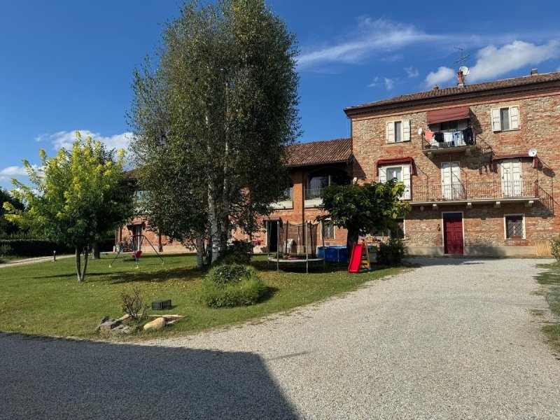 Apartamento em Grinzane Cavour