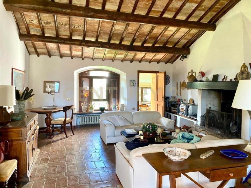 Farmhouse in Amelia