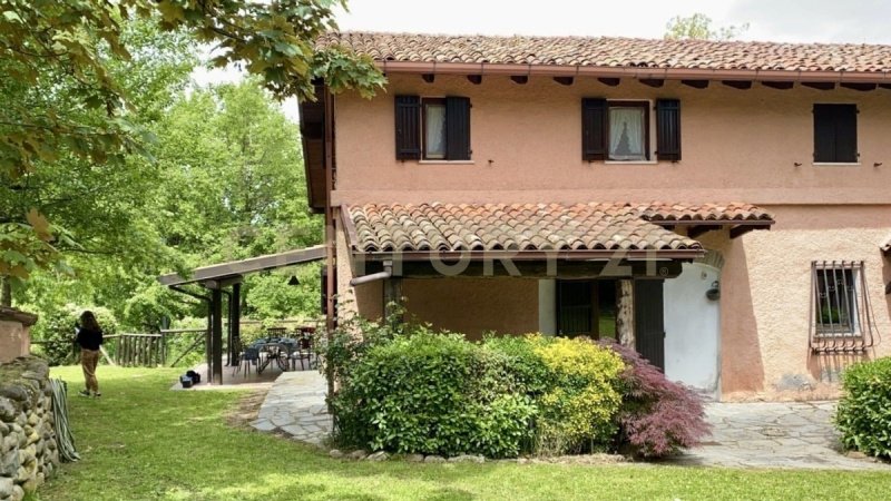 Klein huisje op het platteland in Rocca Grimalda