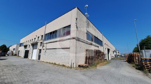 Edifício comercial em Binago