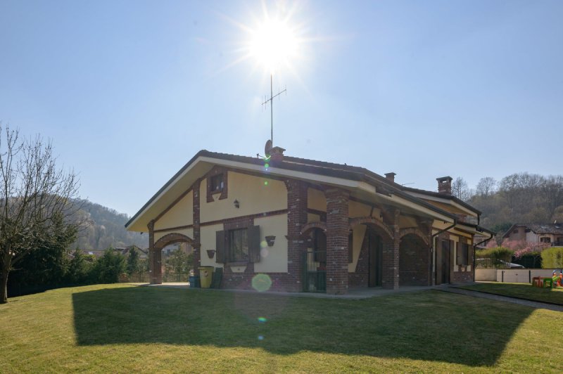 Villa a Castiglione Torinese