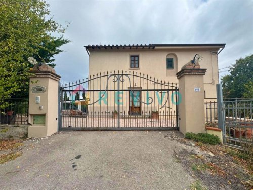 Half-vrijstaande woning in Empoli
