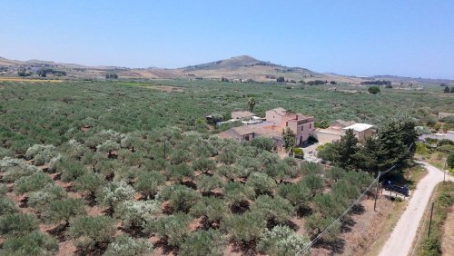 Дом с внутренним двором в Эриче