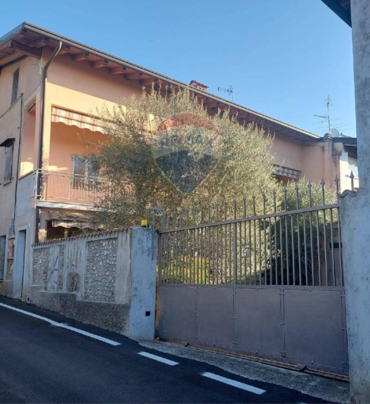 Detached house in Lonato del Garda