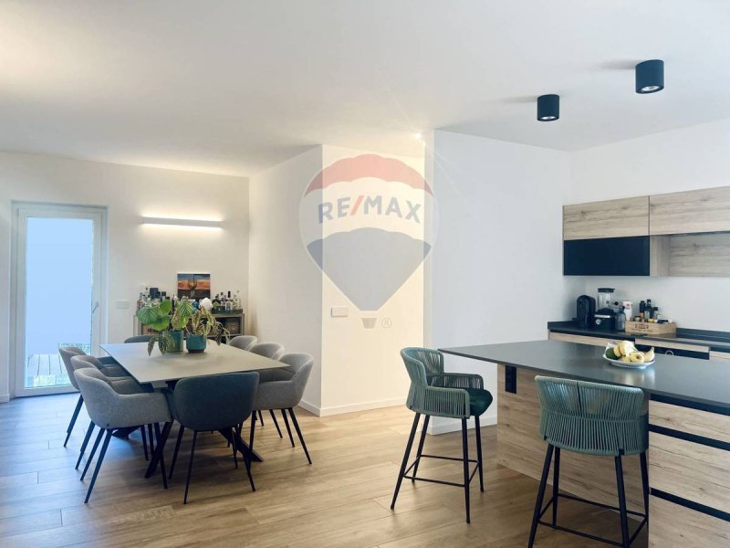 Apartment in Padenghe sul Garda