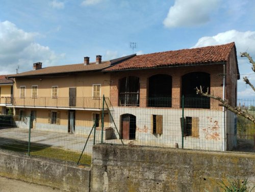 Klein huisje op het platteland in Montà